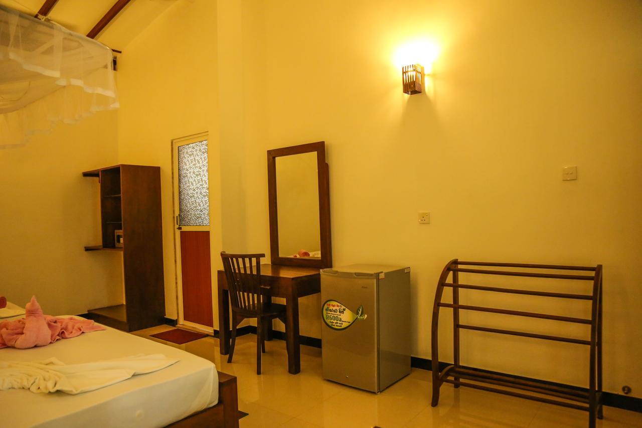 Tinara River Inn, Weligama Eksteriør bilde