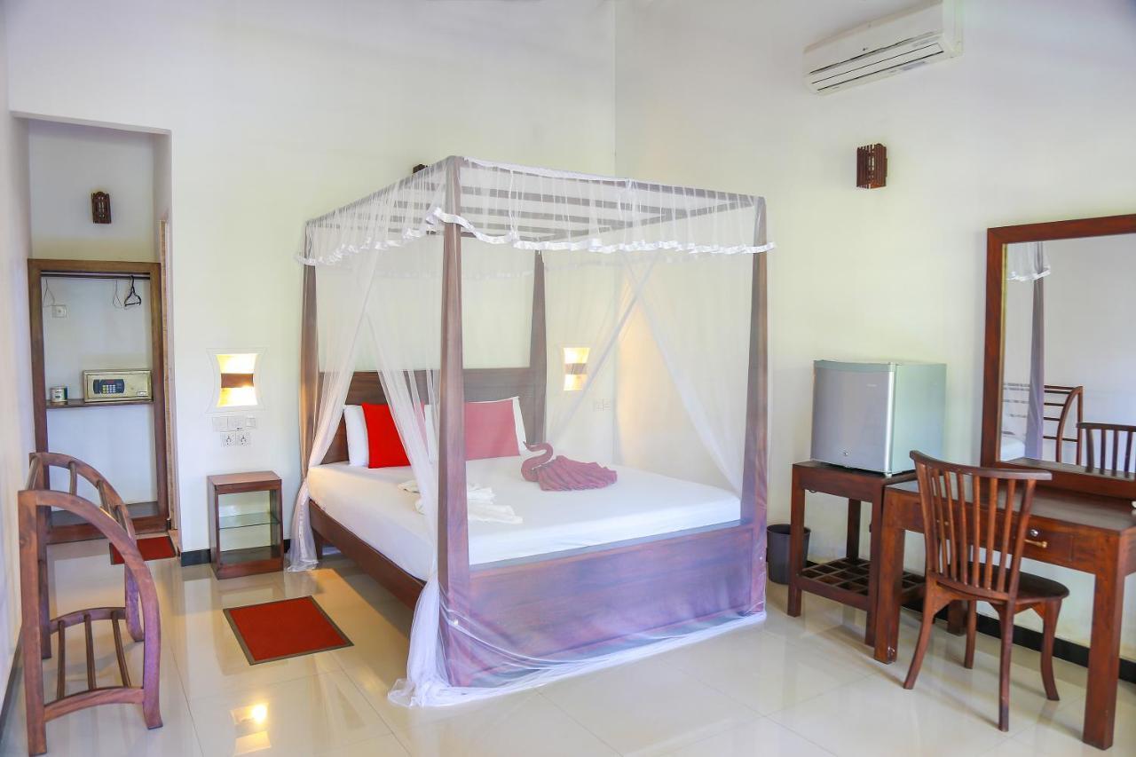 Tinara River Inn, Weligama Eksteriør bilde