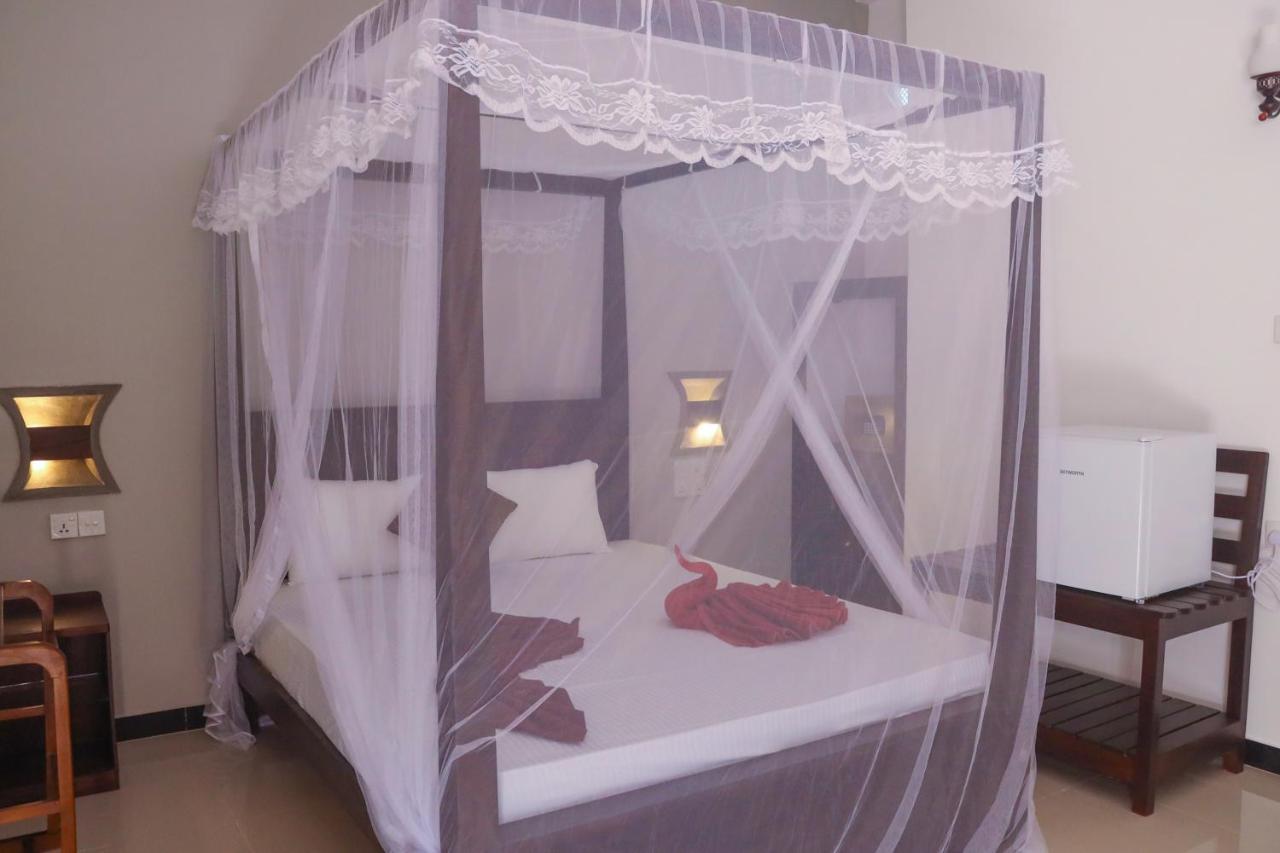 Tinara River Inn, Weligama Eksteriør bilde