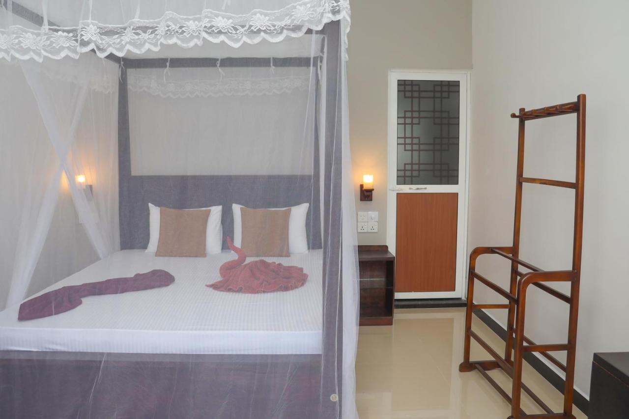 Tinara River Inn, Weligama Eksteriør bilde